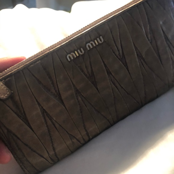 Authentic Miu Miu Wallet - Picture 1 of 16